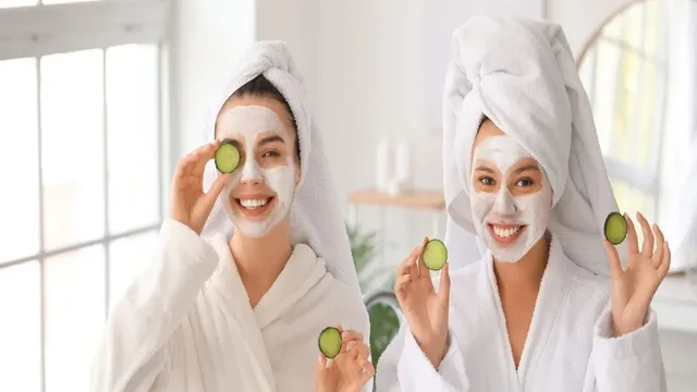 પાર્લર ગયા વગર ત્વચાની સુંદરતામાં લાવો નિખાર, ટ્રાય કરો આ કુદરતી ઉપચાર