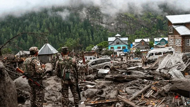 કિશ્તવાડમાં વાદળ ફાટવાથી પ્રભાવિત ગામમાં ગુમ થયેલા લોકોને શોધવા માટે વિસ્તૃત શોધખોળ ચાલુ