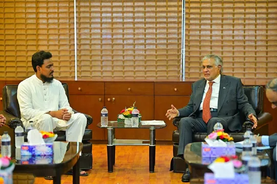 શું પાકિસ્તાન બાંગ્લાદેશની માફી માંગશે? ઢાકા પહોંચ્યા પાકિસ્તાનના વિદેશ પ્રધાન ઇશાક દાર