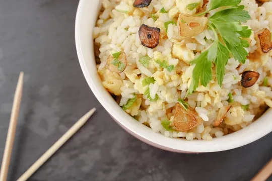 જાણો લસણ મરી ભાતની સ્વાદિષ્ટ અને પૌષ્ટિક રેસીપી, ઝડપથી થઈ જશે તૈયાર