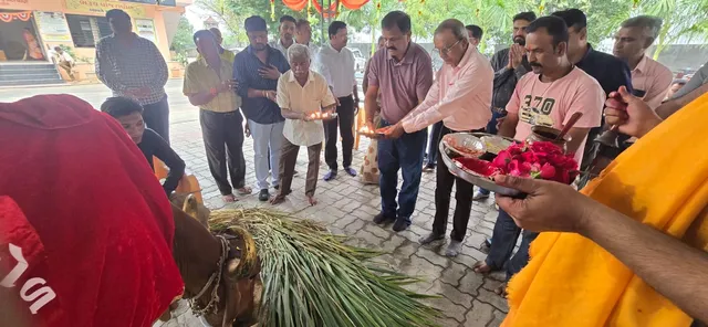 ભરૂચ: ગોપાલ અષ્ટમી નિમિત્તે વિશ્વ હિન્દૂ પરિષદ દ્વારા પાંજરાપોળ ખાતે ગાય માતાનું પૂજન અર્ચન કરાયુ