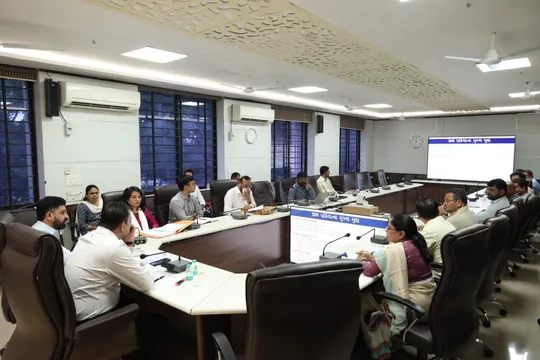 ભરૂચ: મતદાર યાદીની ખાસ સઘન સુધારણા ઝુંબેશ, કલેકટર ગૌરાંગ મકવાણાના અધ્યક્ષ સ્થાને  રાજકીય પક્ષોના પ્રતિનિધિઓની યોજાય બેઠક