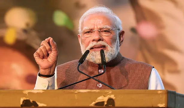 દક્ષિણ આફ્રિકામાં યોજાનારી 20મી G-20 સમિટ માટે પીએમ મોદી રવાના, ત્રણ મુખ્ય એજન્ડા સત્રો પર રહેશે ધ્યાન