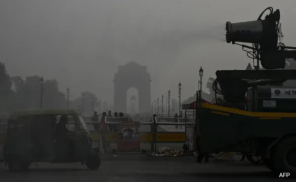 દિલ્લીની હવા ફરી ઝેરી બની: AQI 400 પાર, Work From Home  માટે કર્મચારીઓની માંગ