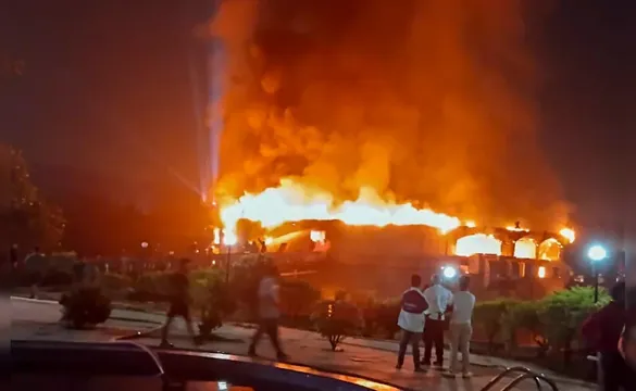 ગોવા નાઈટક્લબ આગકાંડ: માલિકો દેશ છોડીને થાઈલેન્ડ ભાગી ગયા, LOC જારી