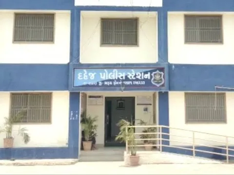 ભરૂચ: દહેજમાં BSFના જવાનના ઘરમાંથી રૂ.9.85 લાખના માલમત્તાની ચોરી,પોલીસે તપાસ શરૂ કરી