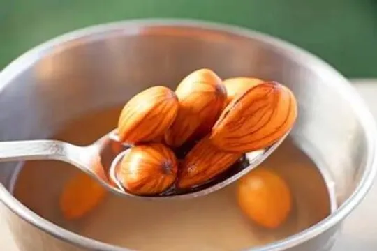 પલાળેલી બદામ ખાવાથી શરીર અને મગજમાં થશે લાભદાયક ફેરફાર