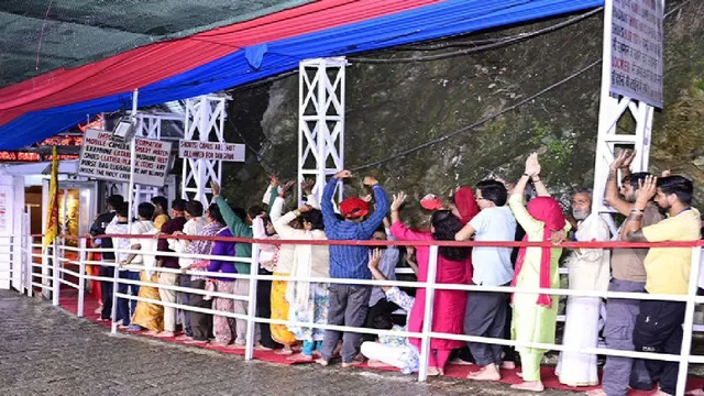 વૈષ્ણોદેવી યાત્રા માટે નવા નિયમો લાગુ: RFID કાર્ડ સાથે સમય મર્યાદા નક્કી