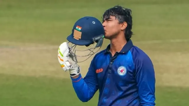 વૈભવ સૂર્યવંશીની ધમાકેદાર બેટિંગ... 36 બોલમાં સદી ફટકારીને રચ્યો ઇતિહાસ