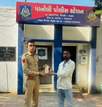 અંકલેશ્વર : પાનોલી પોલીસે ગુમ અથવા ચોરી થયેલ રૂ.85 હજારની કિંમતના 4 મોબાઈલ  મૂળ માલિકોને પરત કર્યા
