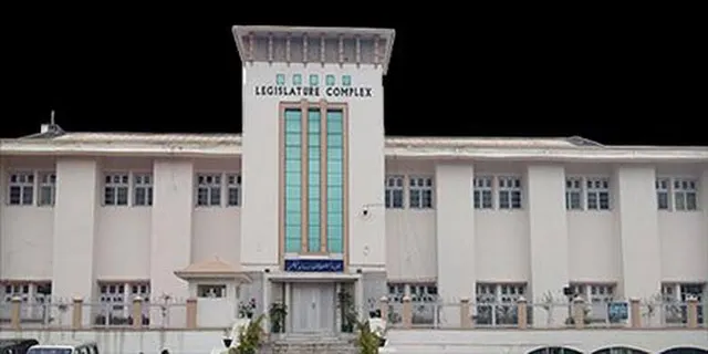 જમ્મુ કશ્મીરમાં 6 સરકારી કર્મચારી સસ્પેન્ડ, આતંકીઓને મદદ કરવાનો આરોપ