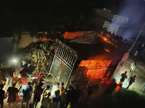 બિહારમાં કાવડ યાત્રીઓના DJનું વાહન હાઇટેન્શન તારને અડી જતાં લાગ્યો વીજળીનો ઝટકો, 9 કાવડિયાના મોત