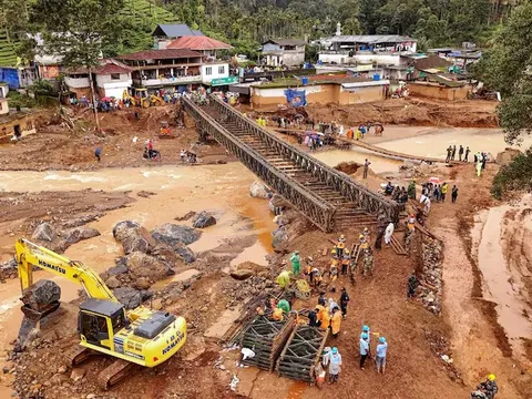 કેરળના વાયનાડમાં ભૂસ્ખલનથી 290 થી વધુ લોકોના મોત