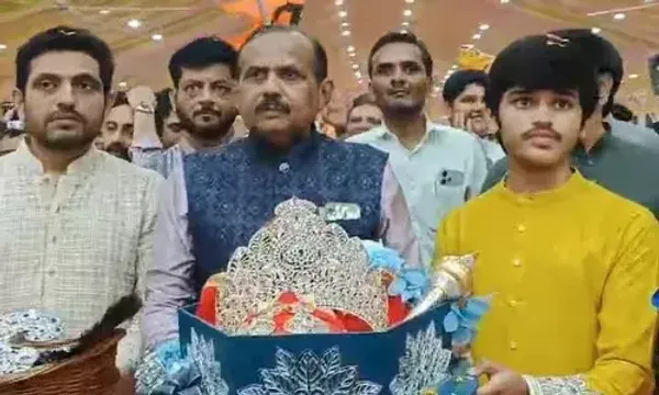 સાળંગપુર કષ્ટભંજન હનુમાનજી મંદિરમાં સુરતના હરિભક્ત દ્વારા એક કિલો સોનાનો હીરા જડિત મુગટ કરવામાં આવ્યો અપર્ણ