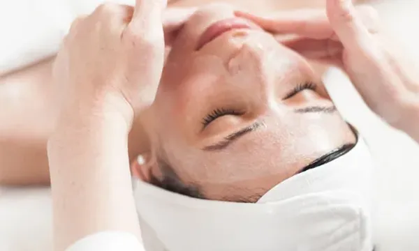 જો તમે શિયાળામાં ફેશિયલ કરાવતા હોય તો, આ ભૂલો ન કરો નહીંતર ત્વચાને થઈ શકે છે નુકસાન