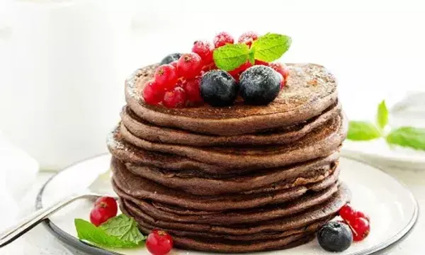 બાળકો માટે કંઈક હેલ્ધી અને ટેસ્ટી વાનગી બનાવો, આ વખતે રાગી ચોકલેટ પેનકેક ટ્રાય કરો.