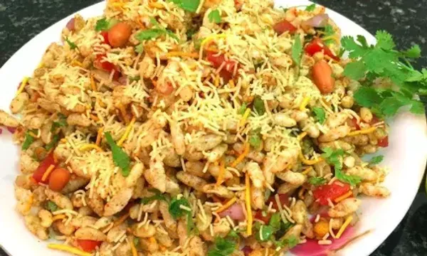 સાંજની ચા સાથે 5 મિનિટમાં જ બનાવો આ મસાલેદાર મમરાની ભેળ...