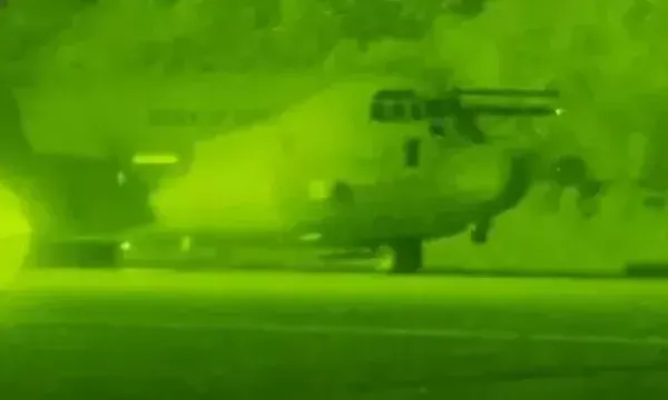 ભારતીય વાયુસેનાના IAF C-130J એરક્રાફ્ટે નાઈટ વિઝન ગોગલ્સની મદદથી કર્યું લેન્ડિંગ