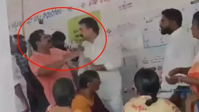 MLAએ લાઈનમાં ઉભેલા મતદારને માર્યો થપ્પડ, તો બદલામાં મતદારે ઝીંક્યો ધારાસભ્યને લાફો, જુઓ વાયરલ વિડિયો