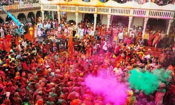 જો તમે હોળીના તહેવારને યાદગાર બનાવવા માંગો છો, તો ભારતમાં આ સ્થળોએ રંગોનો તહેવાર ઉજવો.