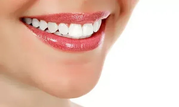 શું તમારા દાંત પણ પીળા થઈ ગયા છે, તો આ ટિપ્સ વડે ચળકતા દાંત મેળવો.