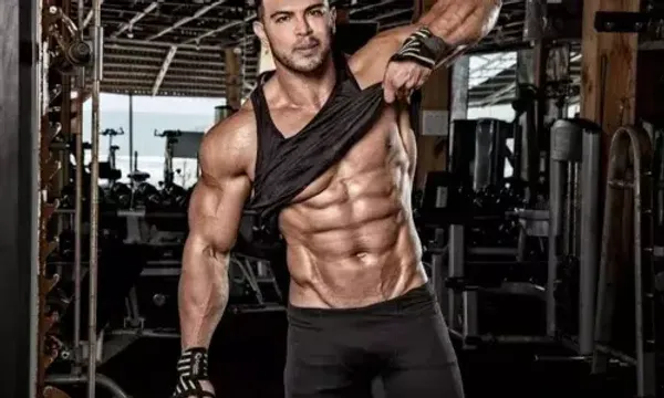 મહાદેવ સટ્ટાબાજી એપમાં વધુ એક બૉલીવુડ સ્ટારનું નામ જોડાયું, નોંધાઈ FIR