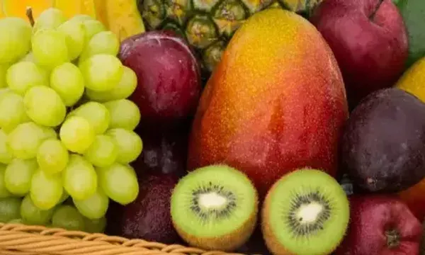 સવારે ખાલી પેટ આ ફળોનું સેવન કરો, તમને થશે બેવડા ફાયદા...