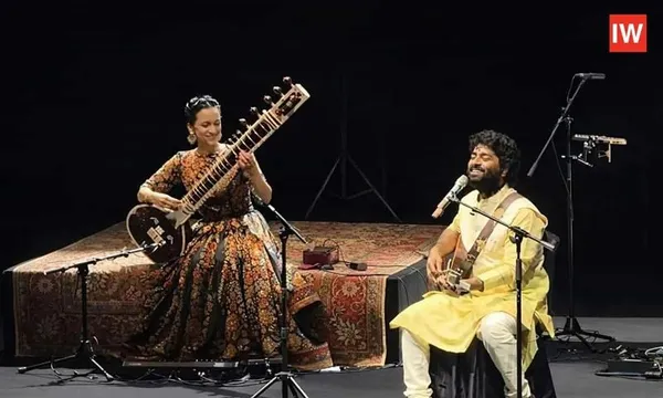 Arijit-Singh-performs-with-Anoushka-Shankar-in-Kolkata,