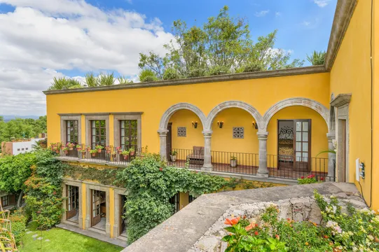 Homes in Mexico City for $700,000.