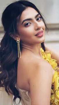 अभिनेत्री Kashika Kapoor Gen-Z की सबसे पसंदीदा अभिनेत्री बनीं