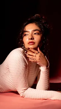 Steal Anushka Sen’s Style: स्टाइल आइकन के क्यूट आउटफिट आइडियाज़