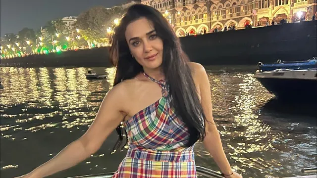 Preity Zinta controversy: प्रीति जिंटा ने रानी और करीना संग विवादों पर तोड़ी चुप्पी, बोलीं- "मैं हूं कॉन्ट्रोवर्सी की फेवरेट चाइल्ड"
