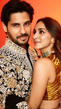 Kiara Advani-Sidharth Malhotra: कियारा आडवाणी-सिद्धार्थ के घर गूंजने वाली है किलकारी, कपल ने क्यूट फोटो शेयर कर किया प्रेग्नेंसी का एलान