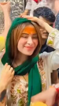 Mahira Sharma Visits Banke Bihari Temple: होली से पहले माहिरा शर्मा ने वृंदावन में बांके बिहारी मंदिर में दर्शन किए
