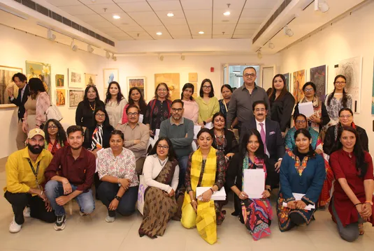 पिंक आयरन III और माटी II प्रदर्शनियों का AIFACS Art Gallery में भव्य समापन समारोह