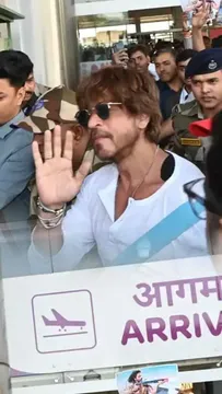 IIFA 2025: शाहरुख खान से लेकर नोरा फतेही तक आईफा धमाल मचाने जयपुर पहुंचे ये सेलेब्स