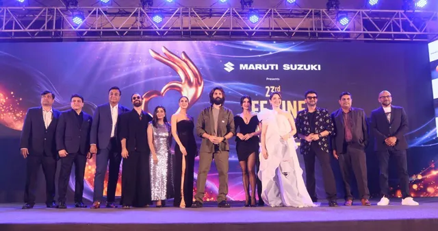 Kartik Aaryan ने 23वें Zee Cine Awards 2025 में फैंटरटेनमेंट थीम का अनावरण किया
