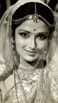 Birthday Special: करियर की शुरुआत में ही मां बन गईं थीं Moushumi Chatterjee