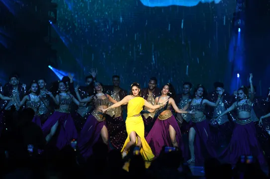 Rasha Thadani ने 23वें Zee Cine Awards 2025 में Madhuri और Raveena Tandon को दिया भावुक ट्रिब्यूट