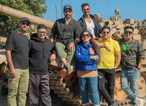 'Border 2' की निर्माता Nidhi Dutta ने प्रेग्नेंसी के दौरान सेट से BTS तस्वीरें शेयर कीं