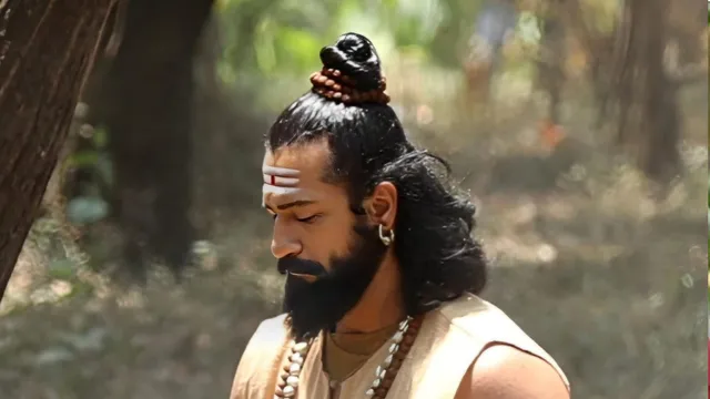 छावा से विक्की कौशल का लुक हुआ लीक, एक्टर छत्रपति के अवतार में दिखें!