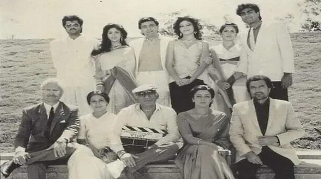 साल 1988 की फिल्म 'विजय' की याद में अनुपम खेर ने शेयर की यह तस्वीर, साथ ही किया यह खुलासा