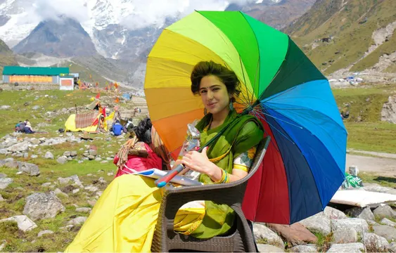 शूटिंग के सेट पर आराम फरमाते हुए सारा की तस्वीर हुई वायरल दिखा ग्लैमरस लुक