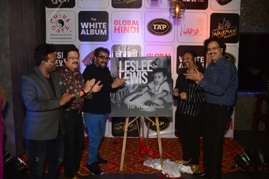 प्रतिष्ठित Leslee Lewis अपनी लेटेस्ट ग्लोबल हिंदी 'The White Album' रिलीज़ के साथ एक " kid-newcomer" की तरह क्यों महसूस करते हैं?- Chaitanya  Padukone