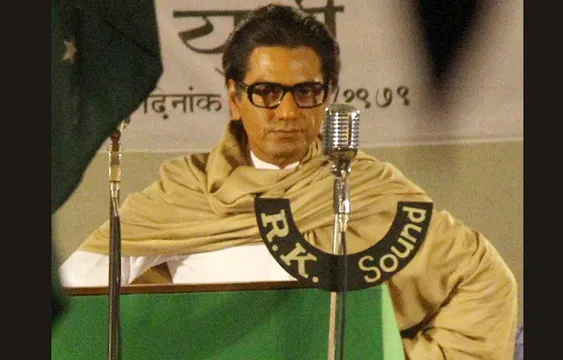 नवाजुद्दीन सिद्दीकी का बाल ठाकरे वाला लुक आया सामने