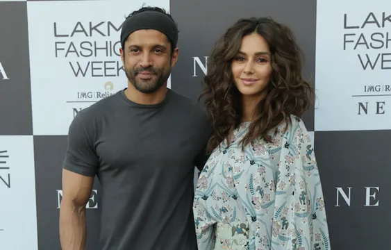 फरहान अख्तर ने शेयर की गर्लफ्रेंड शिबानी दांडेकर की खास फोटो, फैंस कर रहे हैं पसंद