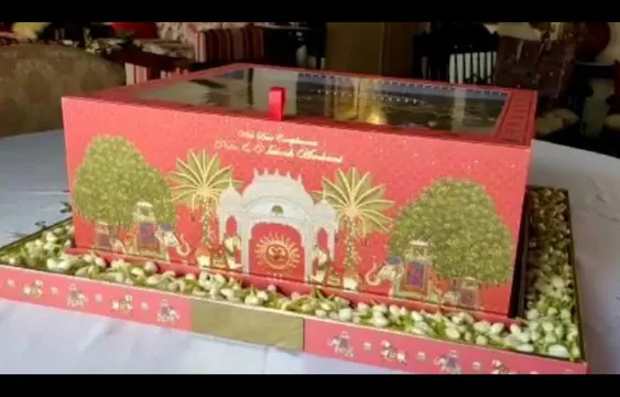 मुकेश अंबानी के बेटे आकाश की शादी के स्पेशल कार्ड का वीडियो वायरल, देखें क्या है खास