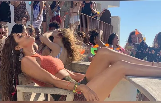 वैकेशन एंजॉय करते हुए काजल अग्रवाल ने शेयर की तस्वीरें, हॉट अंदाज में समंदर किनारे आई नजर