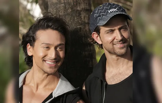 ऋतिक के गाने पर उन्ही के स्टाइल को कॉपी करते नजर आए टाइगर श्रॉफ, शेयर किया वीडियों