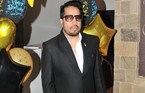 मीका सिंह ने बैन लगाए जाने पर चिट्ठी लिखकर मांगी माफी, कहा- गलती हो गई, माफ करें